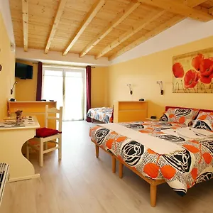  Bed & Breakfast La Vecchia Tipografia - D'idro Italy