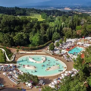 **** Parco vacanze Hu Norcenni Girasole Village Italia