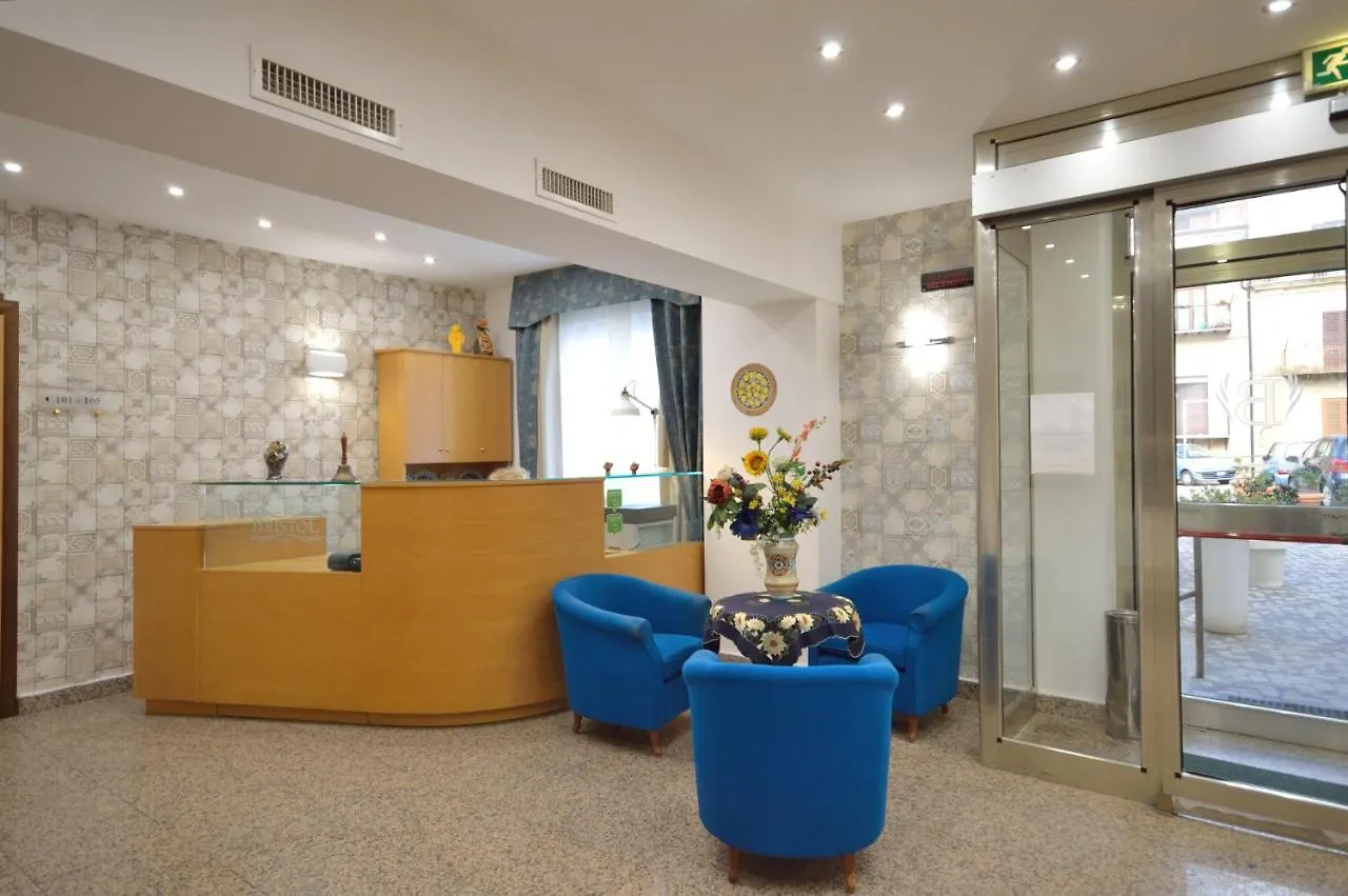 Hotel Bristol Энна